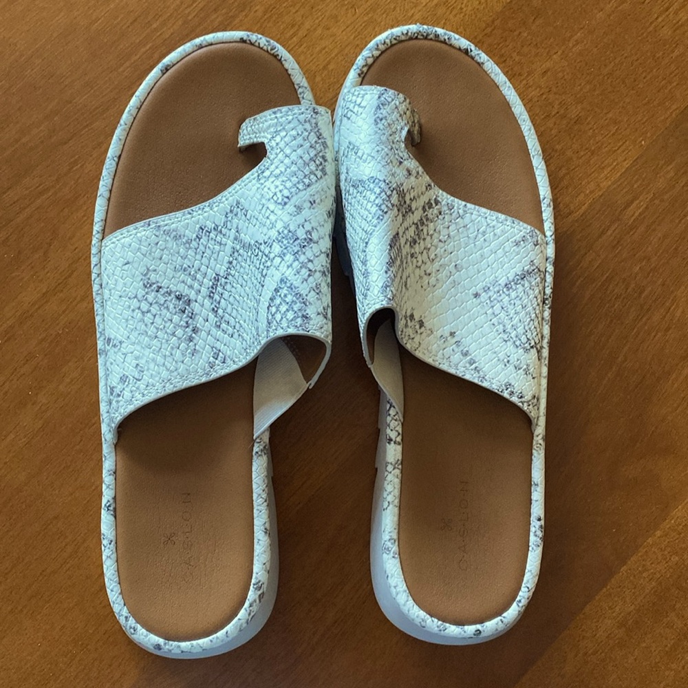 Caslon Farley Toe Loop Sandal Tan Leather Upper White Snakeskin Womens Size 9 M